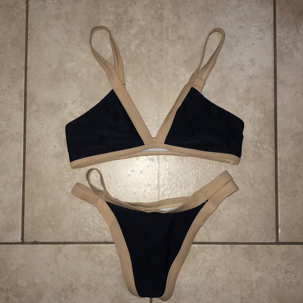 Bikini with cheeky bottoms